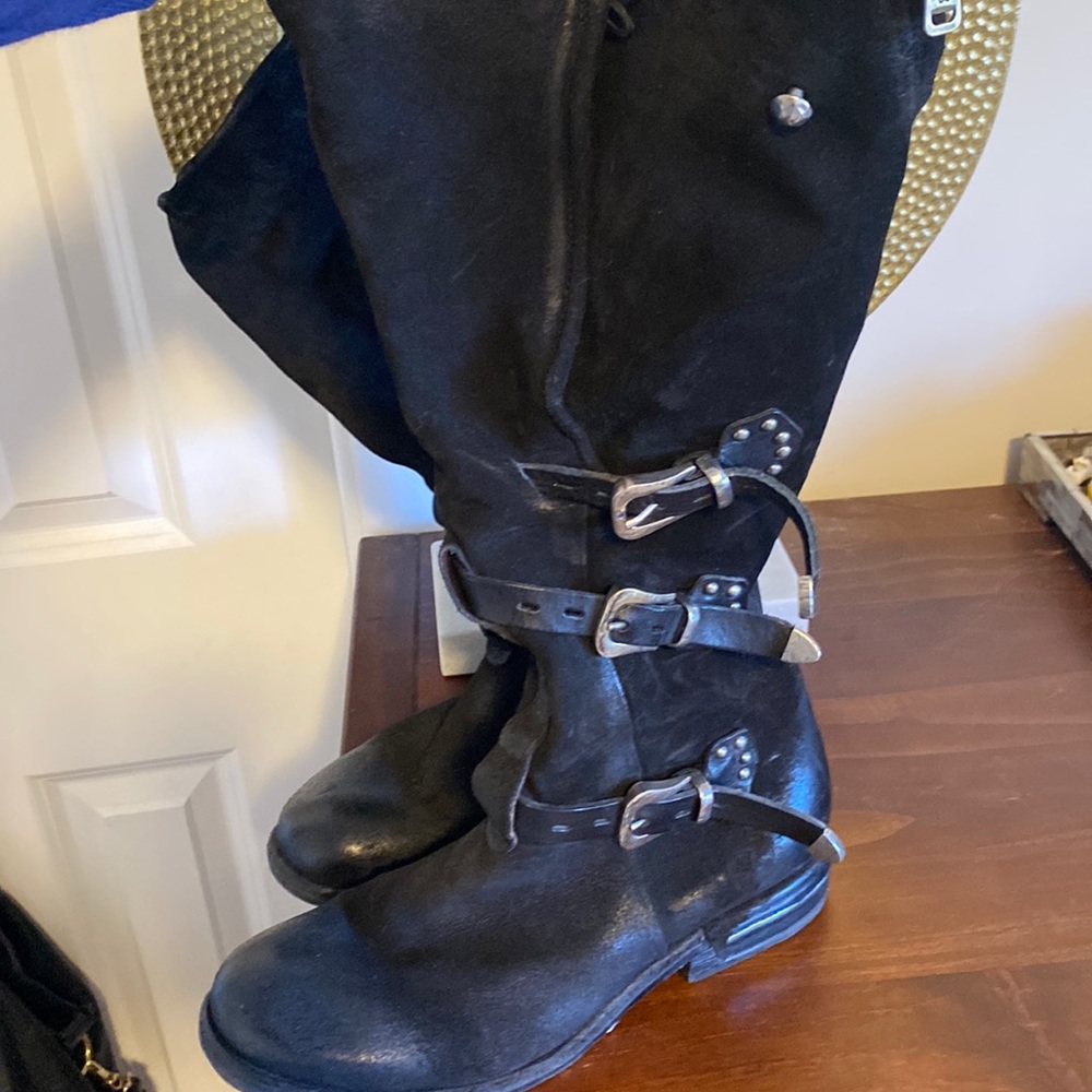Worn 3x. Beautiful suede-leather moto boots orders off Free People.